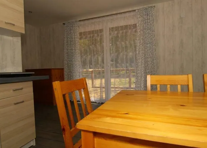 Osrodek Rodzinny בית אירוח Gwiezdzin